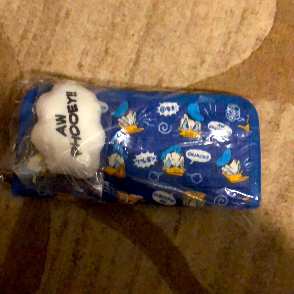 Harvey’s NWT Donald wallet